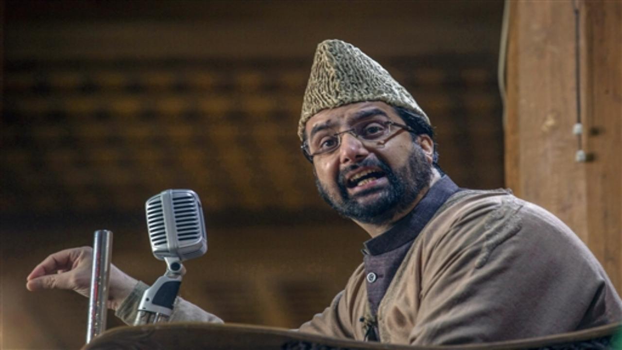 Apni Party chief Altaf Bukhari expressed hope that the Mirwaiz will play his role to shape the society in a positive way for a better and peaceful tomorrow. 