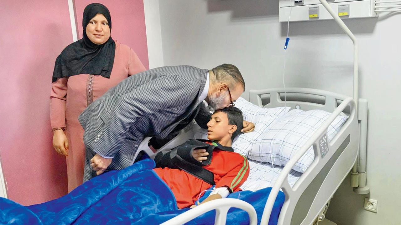 Moroccan earthquake: King visits injured at hospital