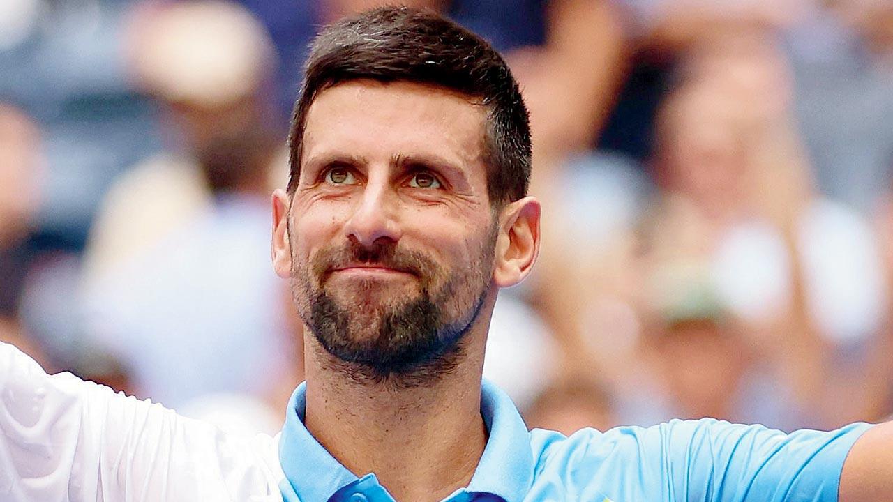 Novak Djokovic, Iga Swiatek progress; Tsitsipas falls