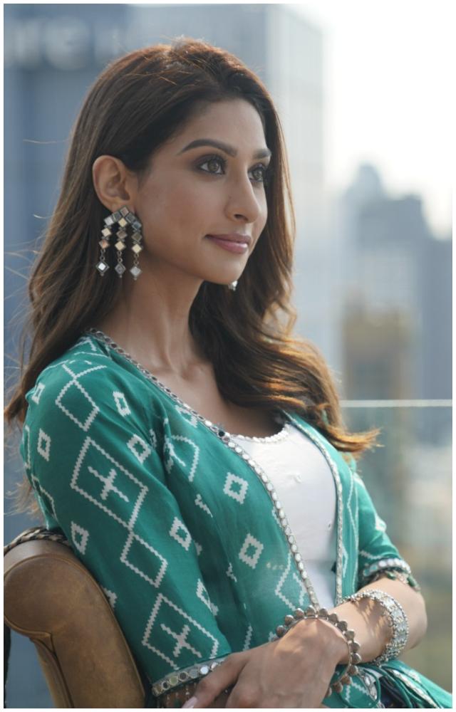 Excitement is building as Paloma Dhillon gears up for her big-screen debut in Rajshri`s film `Dono,` a simple love story releasing on 5th October