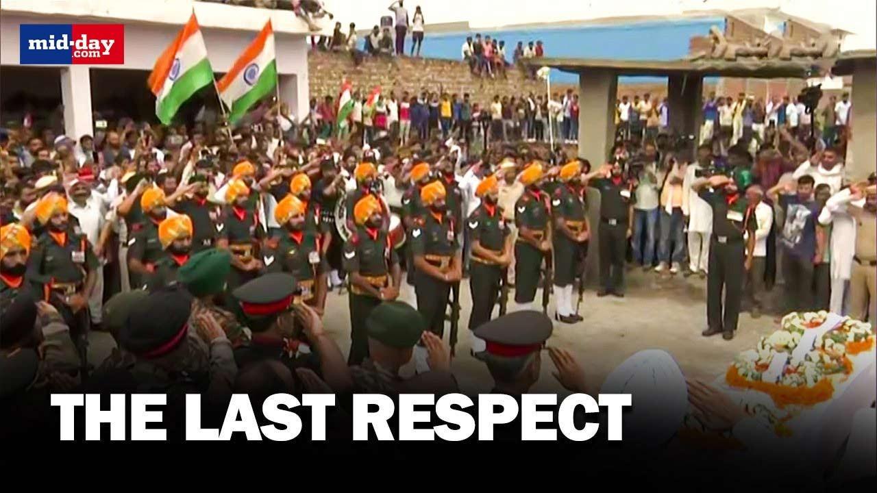Anantnag Encounter: Sea of people pay last respects to Major Aashish Dhonchak