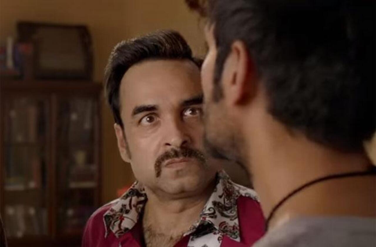 Pankaj Tripathi plays the character of Babulal in the film 'Luka Chuppi', he is known for his humorous and quirky personality and adds comedic elements to the film. Babulal's interactions with the main characters, Guddu and Rashmi, contribute to the comedic and entertaining aspects of the movie