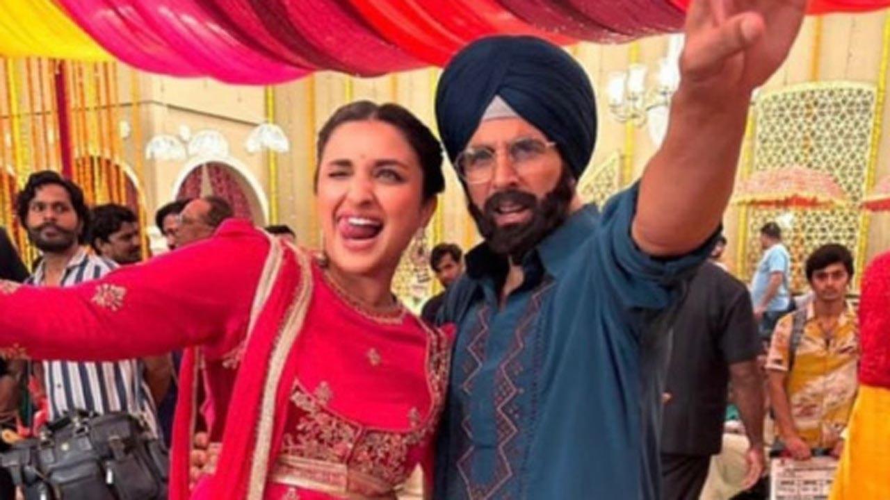 Parineeti Chopra wishes Akshay Kumar on his birthday, shares new still from  'Mission Raniganj'