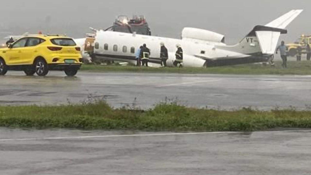 The incident was reported by the Mumbai Fire Brigade, it said that the incident took place at the gate number 5 of the Mumbai airport in Santacruz