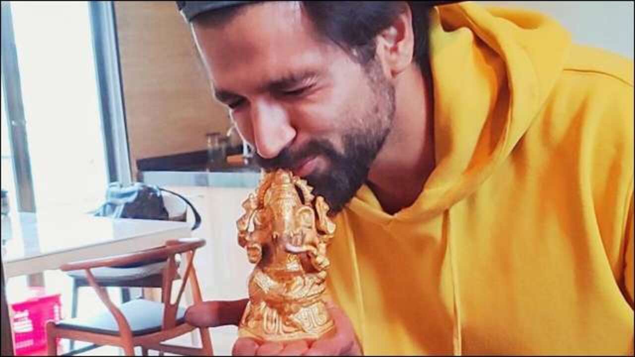 Not just a celebration, Rithvik Dhanjani has been making his own Ganpati idol for quite some time. The actor shares videos and pictures on Instagram