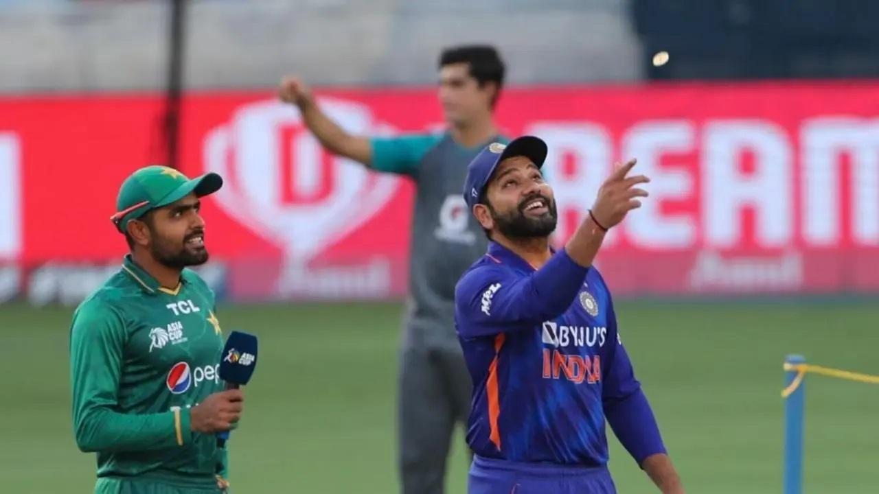 Ravi Shastri backs India ahead of electrifying clash against Pakistan