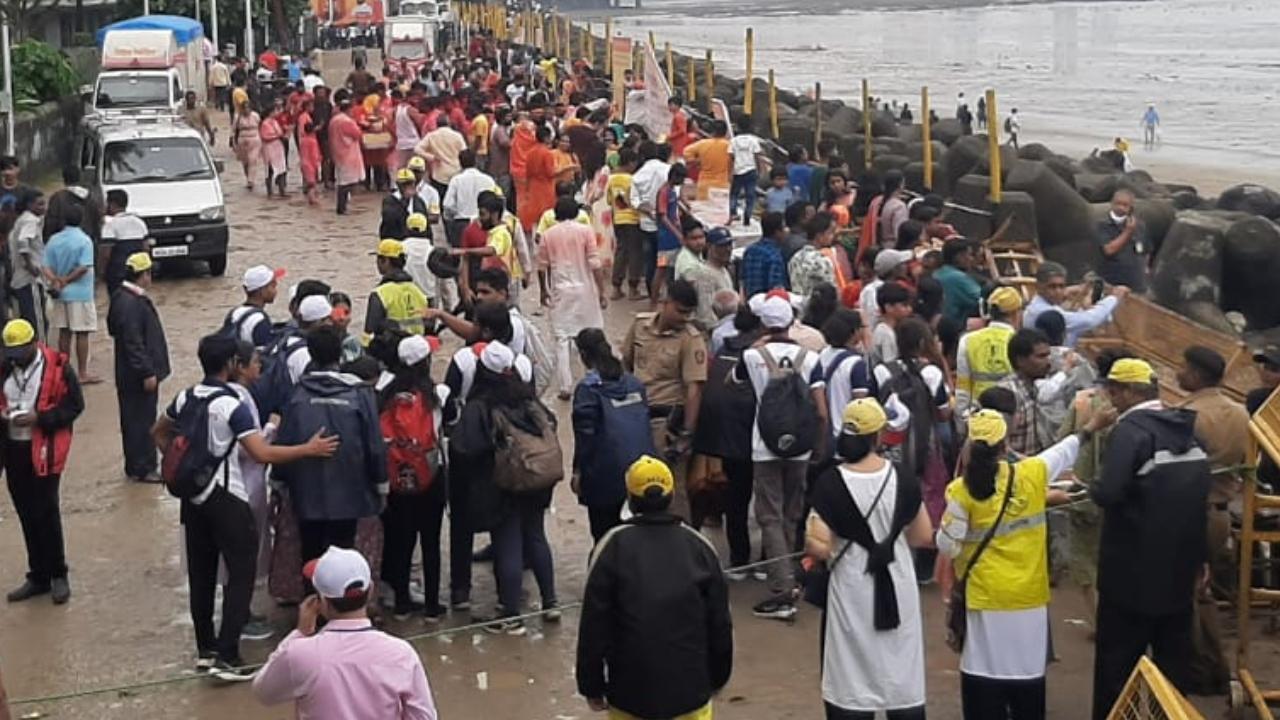 The festival, which began with 'Ganesh Chaturthi' on September 19, concludes on the 'Anant Chaturdashi' on Thursday with the immersion of idols in the Arabian Sea and other water bodies in Mumbai