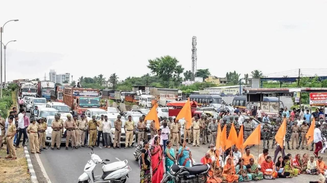 Maratha quota issue: Farmer leader Raju Shetti asks political leaders to take swift decision on reservation