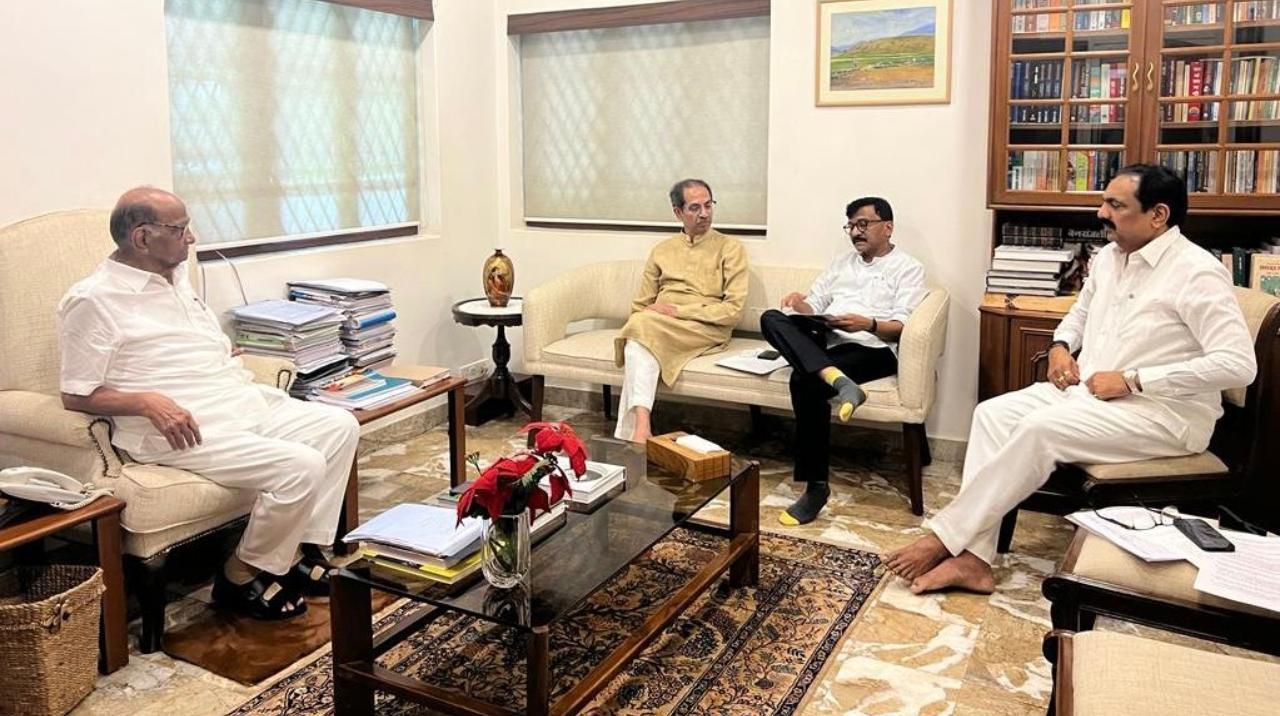 Mumbai: Uddhav Thackeray meets NCP chief Sharad Pawar at Silver Oak