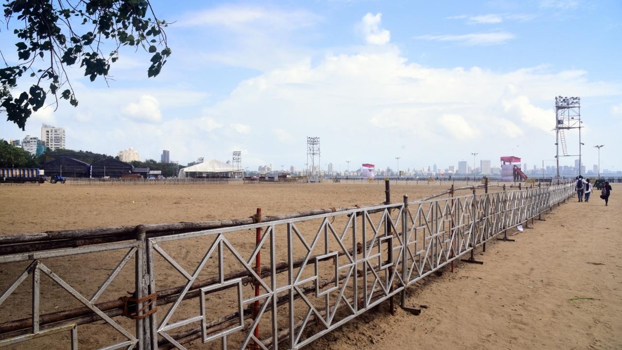 Civic authority install temporary structure at Mumbai's Girgaum Chowpatty