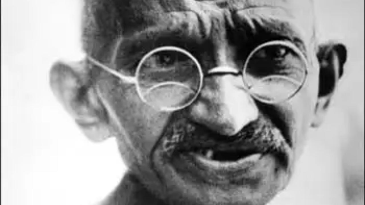 Remembering Mahatma Gandhi: Rare glimpses of Bapu through these photos