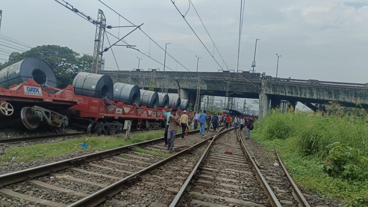 BREAKING: Goods train derails in Panvel-Kalamboli section, disrupts rail traffic