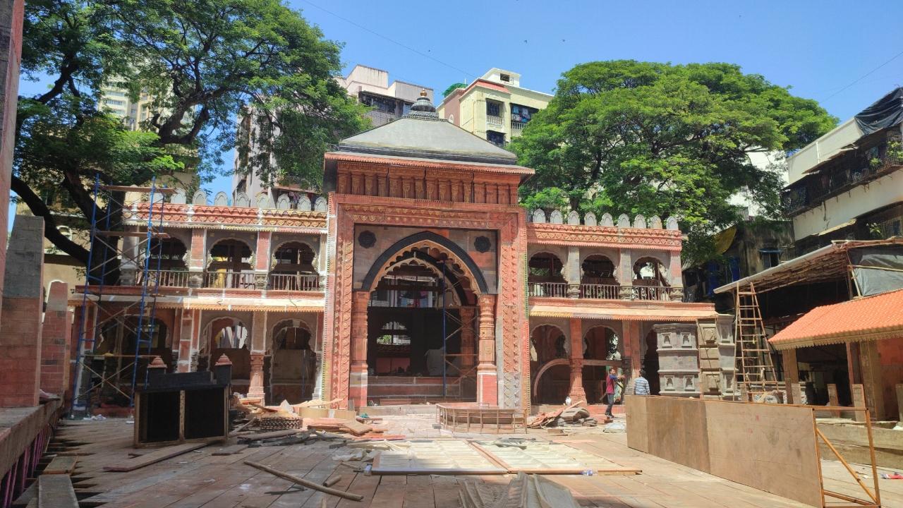 Lalbaugcha Raja, Mumbaicha Raja and Andhericha Raja to replicate Raigad Fort