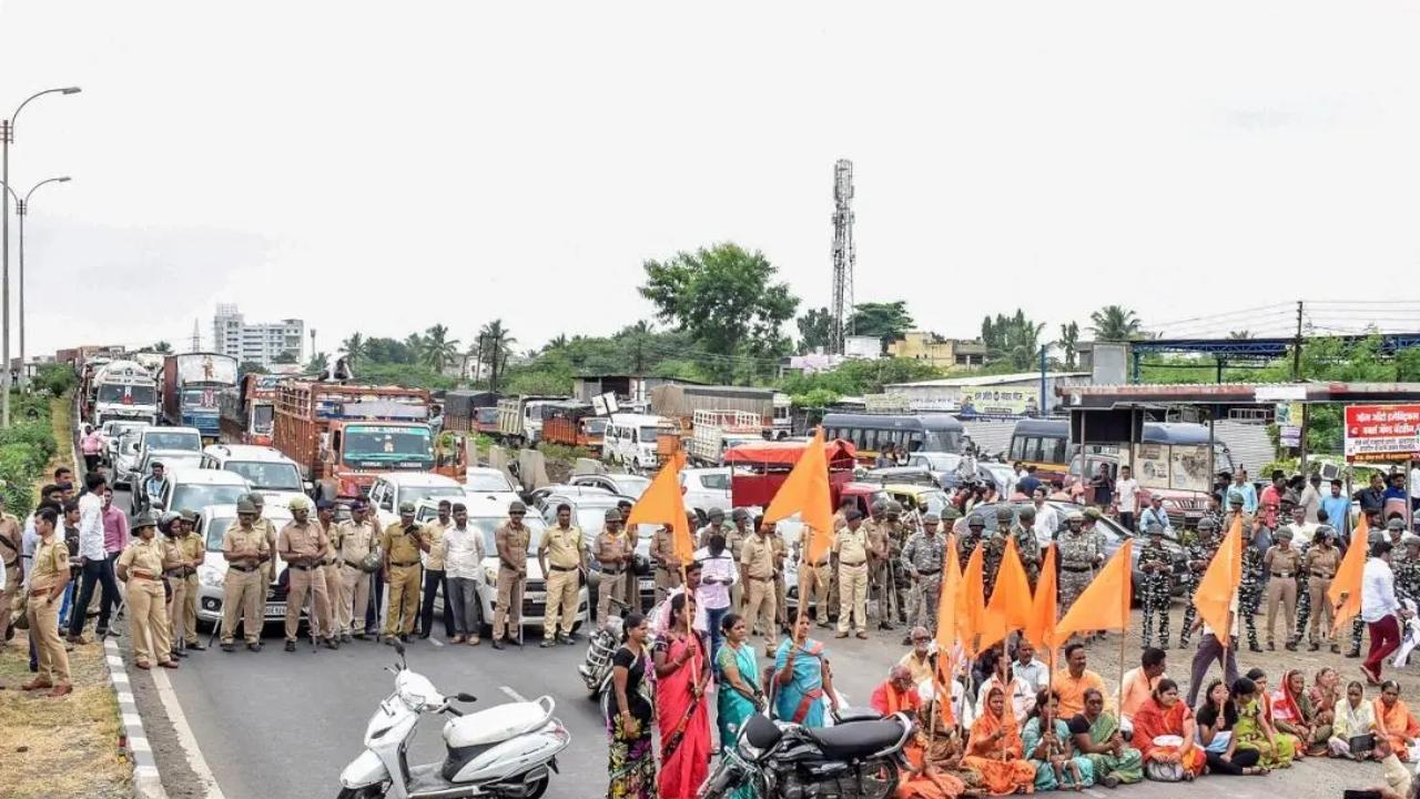 Maharashtra: Maratha quota activist seeks change in govt order to end fast