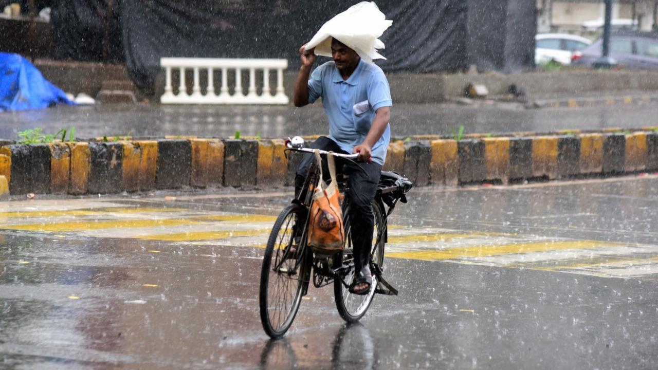 Heavy rains lash Odisha, IMD forecasts more downpour on Friday