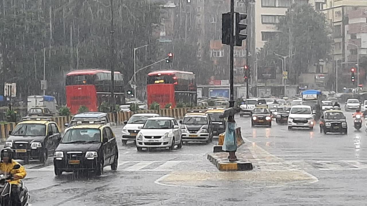 According to IMD, there is possibility of thunder/lightning accompanied with gusty winds in some areas of the city