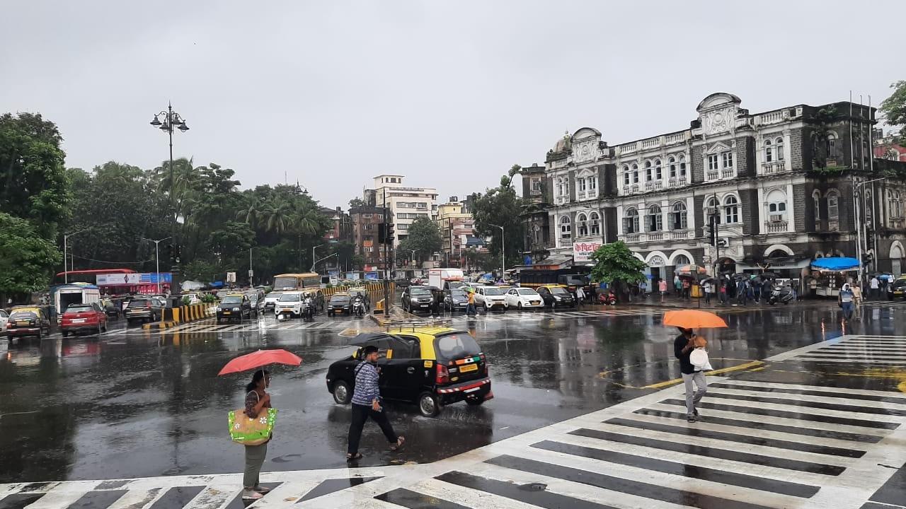 According to the Andheri residents, the Andheri subway was shut around 1.40 pm on Friday afternoon for vehicular movements due to water-logging