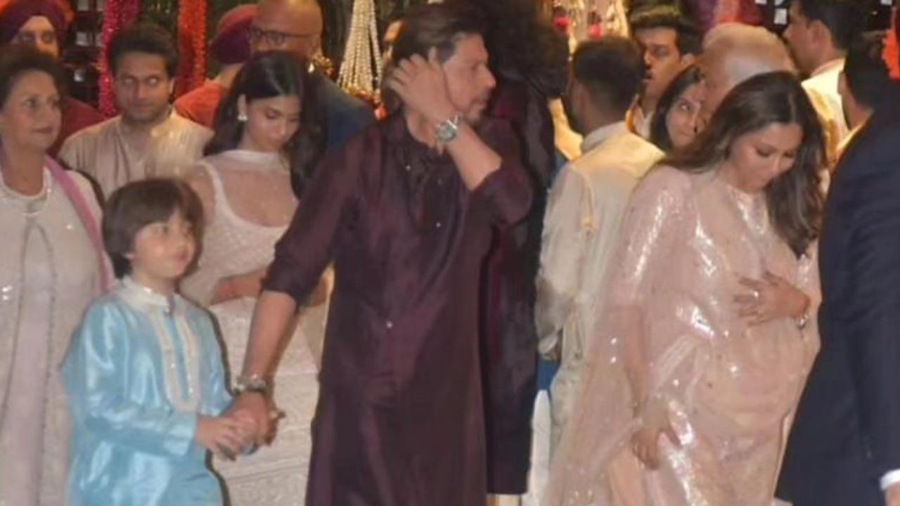 Ganesh Chaturthi 2023: Shah Rukh Khan attends celebration at Ambanis with family