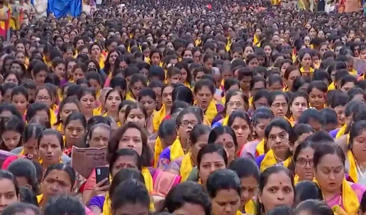 Pune: Over 35,000 women recite Ganapati Atharvashirsha as part of Ganesh Chaturthi celebrations