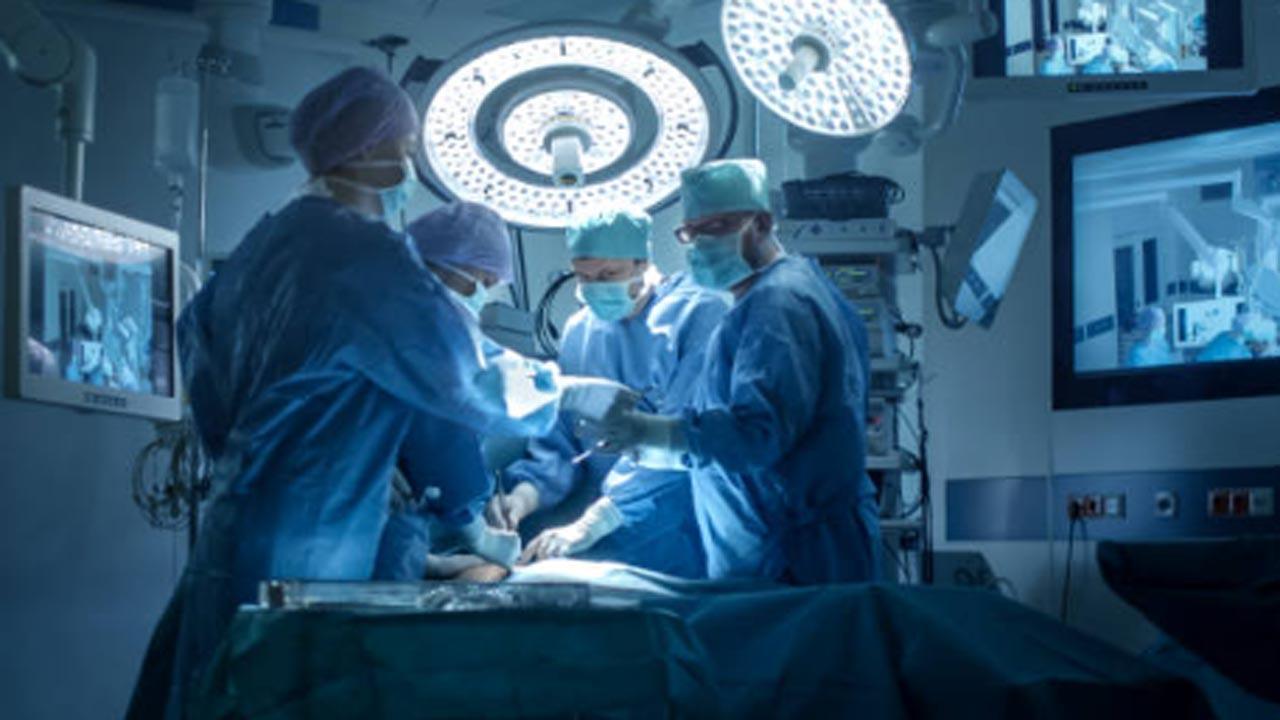 US surgeons perform second-ever pig heart transplant to save dying man