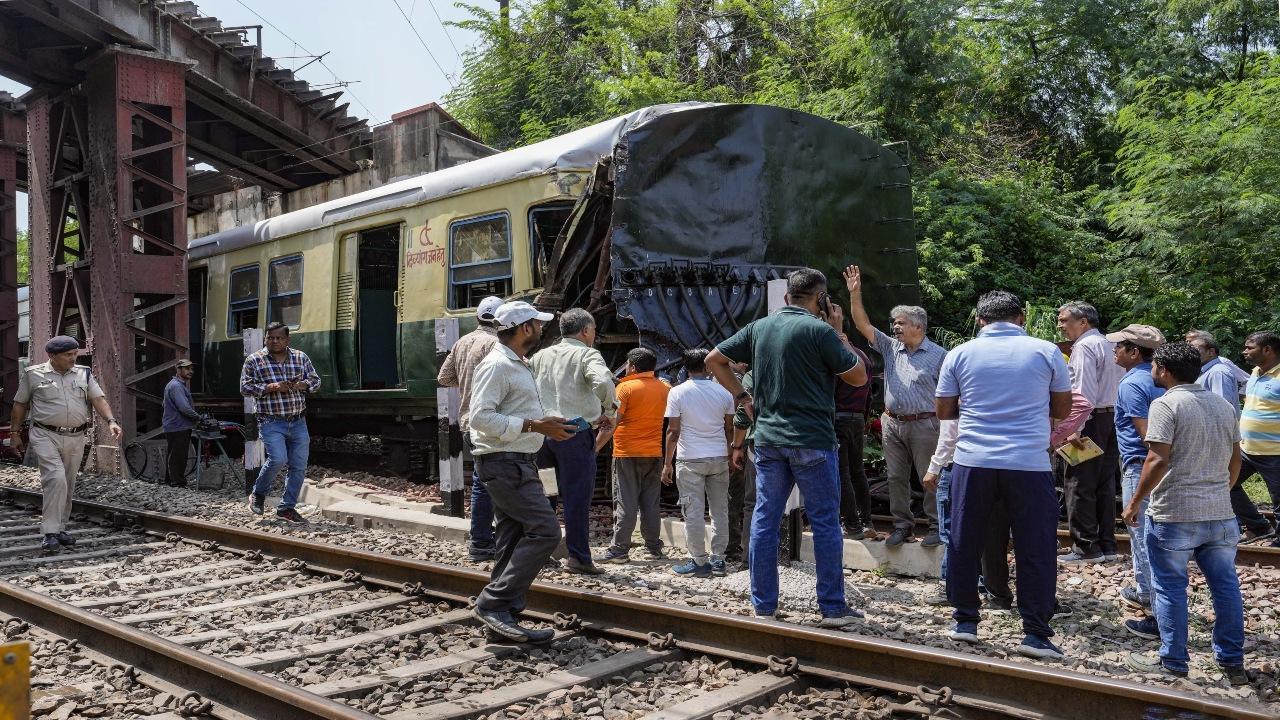 In Photos: Delhi-bound EMU train derails near Pragati Maidan