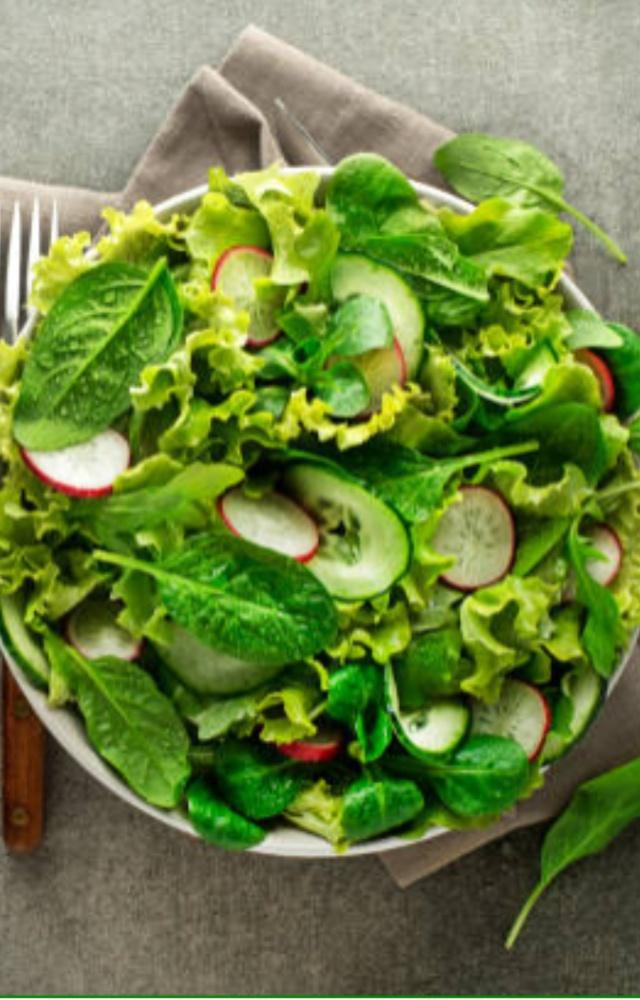 Include greens like lettuce, bell peppers, broccoli, tomatoes and other leafy greens in your salad to get that extra dose of fibre, vitamins and minerals
