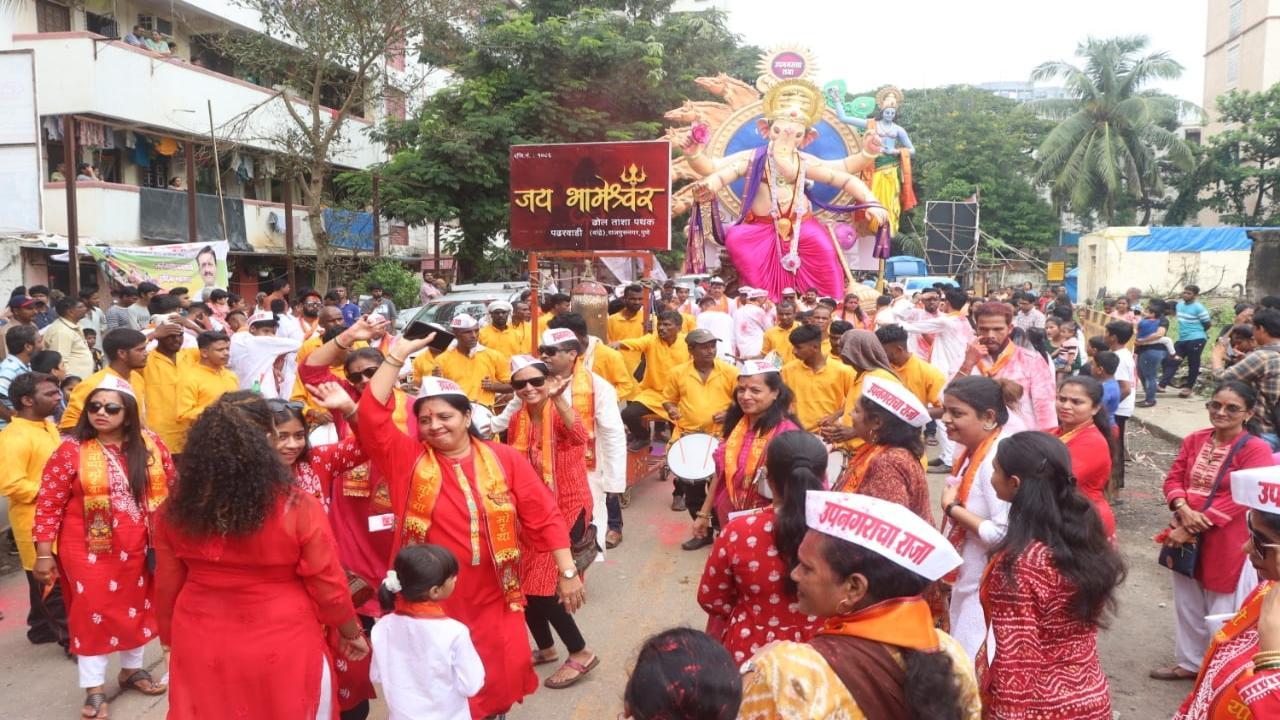 Ganesh festival: Idol immersion processions begin in Mumbai