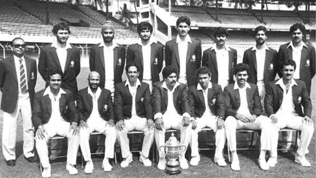 Indian team 1983 World Cup winning moment (Pic/ Twitter: ICC)
