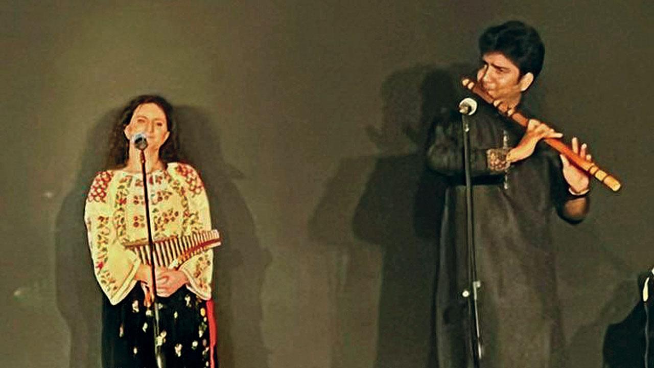 Panflautist Narcisa Baleanu with (right) Das at the performance 