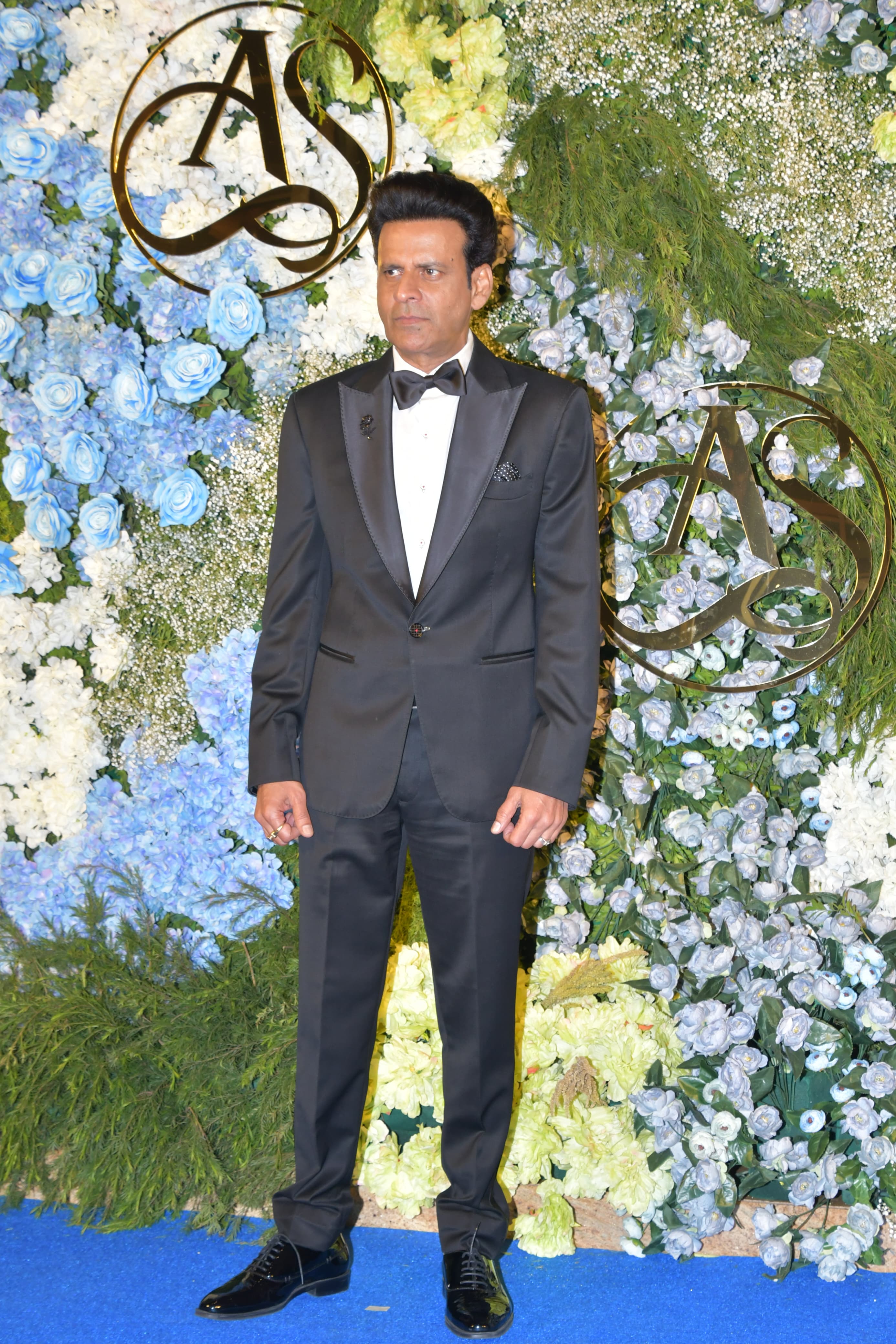 Manoj Bajpayee looked handsome in three-piece suit