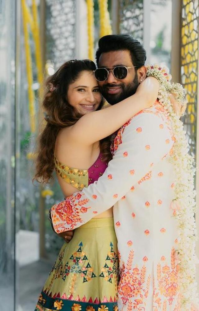 For the Haldi ceremony, Arti opted for a green and pink outfit while Dipak complemented her in a light-coloured kurta pyjama