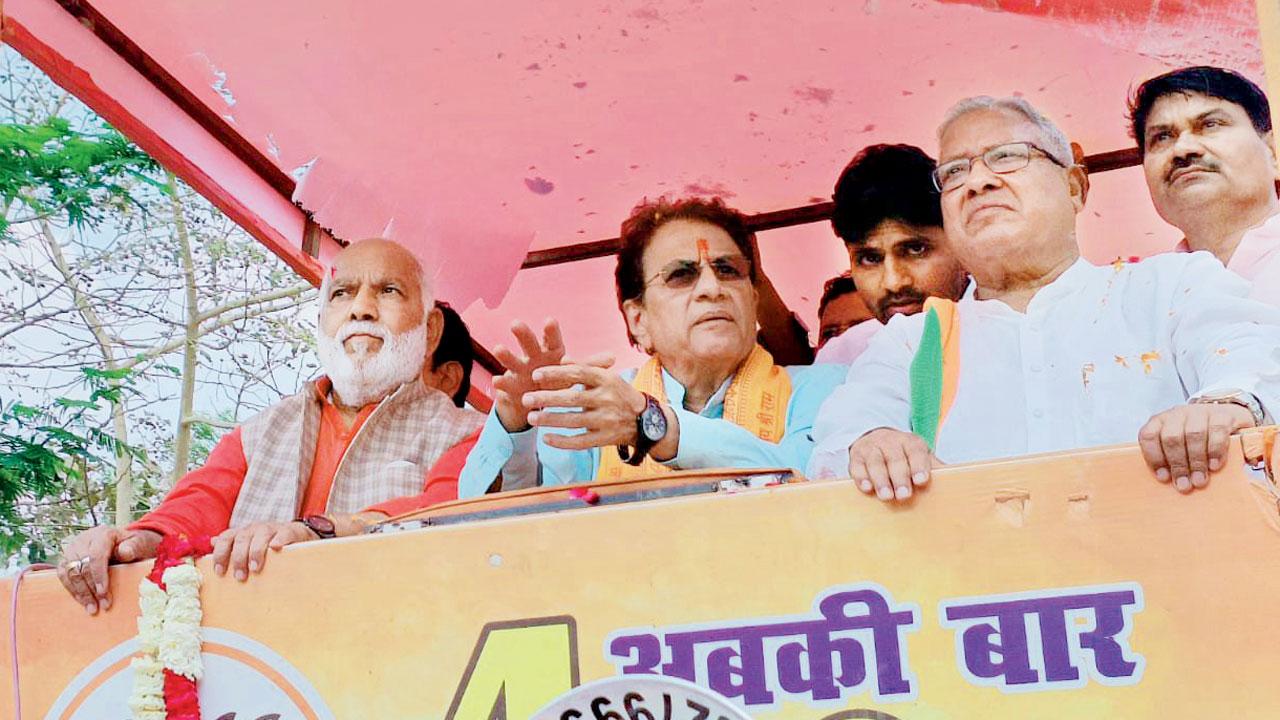 Arun Govil (second from left) during a road show at Rukanpur Morna