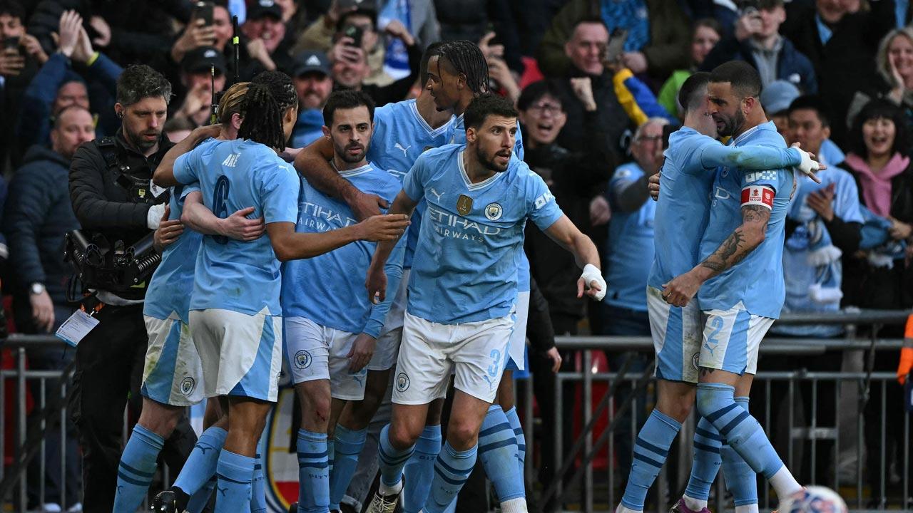 Bernardo's late strike powers Man City to FA Cup final