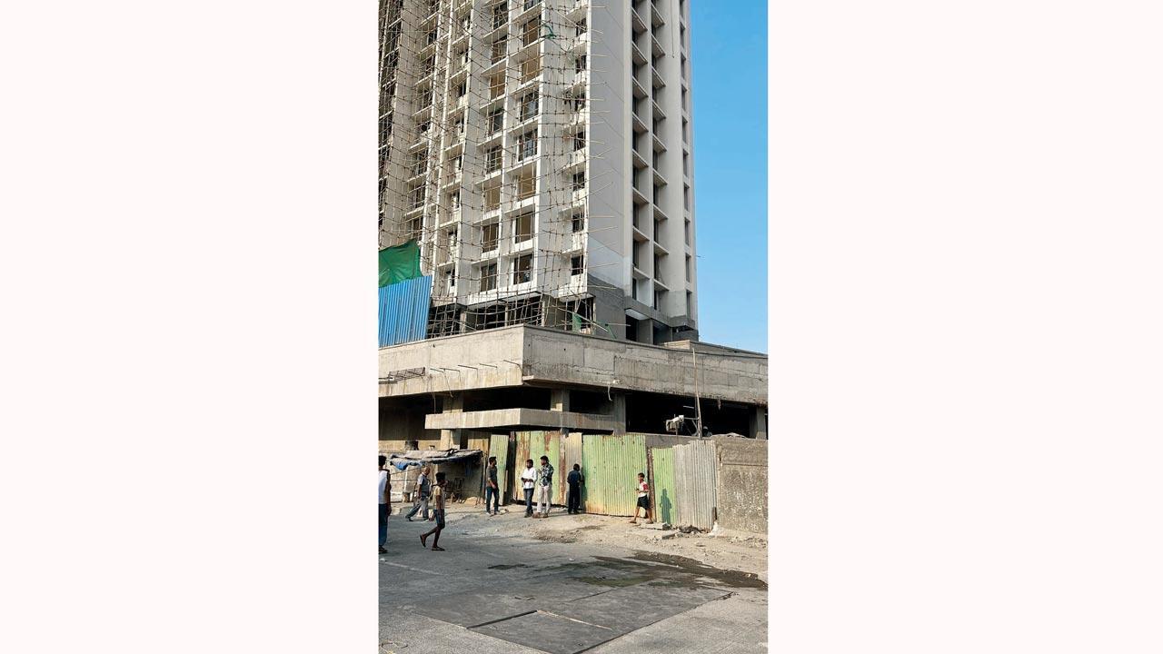 Mumbai: Duo killed while cleaning sewer at Malad high-rise