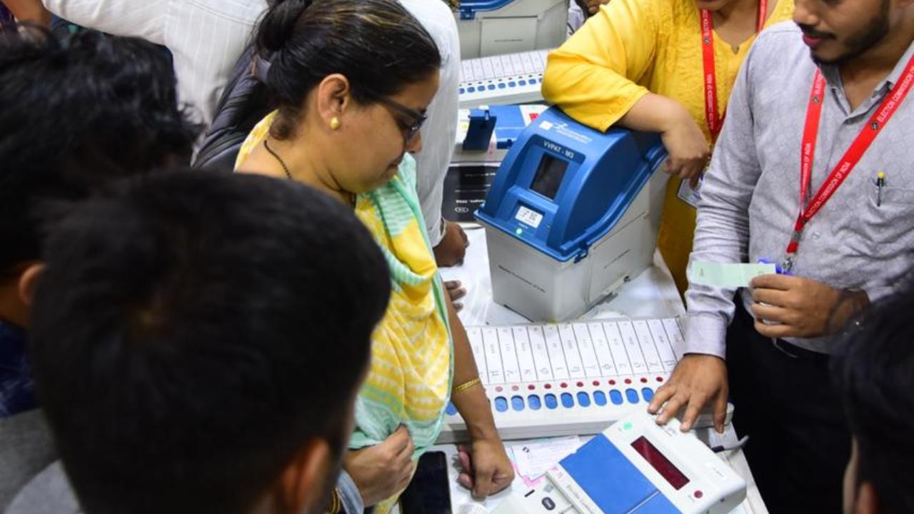 The second phase of voting, slated for April 26, 2024, will see polling in eight constituencies, including Buldhana, Akola, Amravati, Wardha, Yavatmal Washim, Hingoli, Nanded, and Parbhani