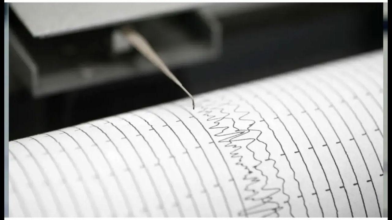 7.4 magnitude earthquake off Taiwan's east coast triggers tsunami warnings