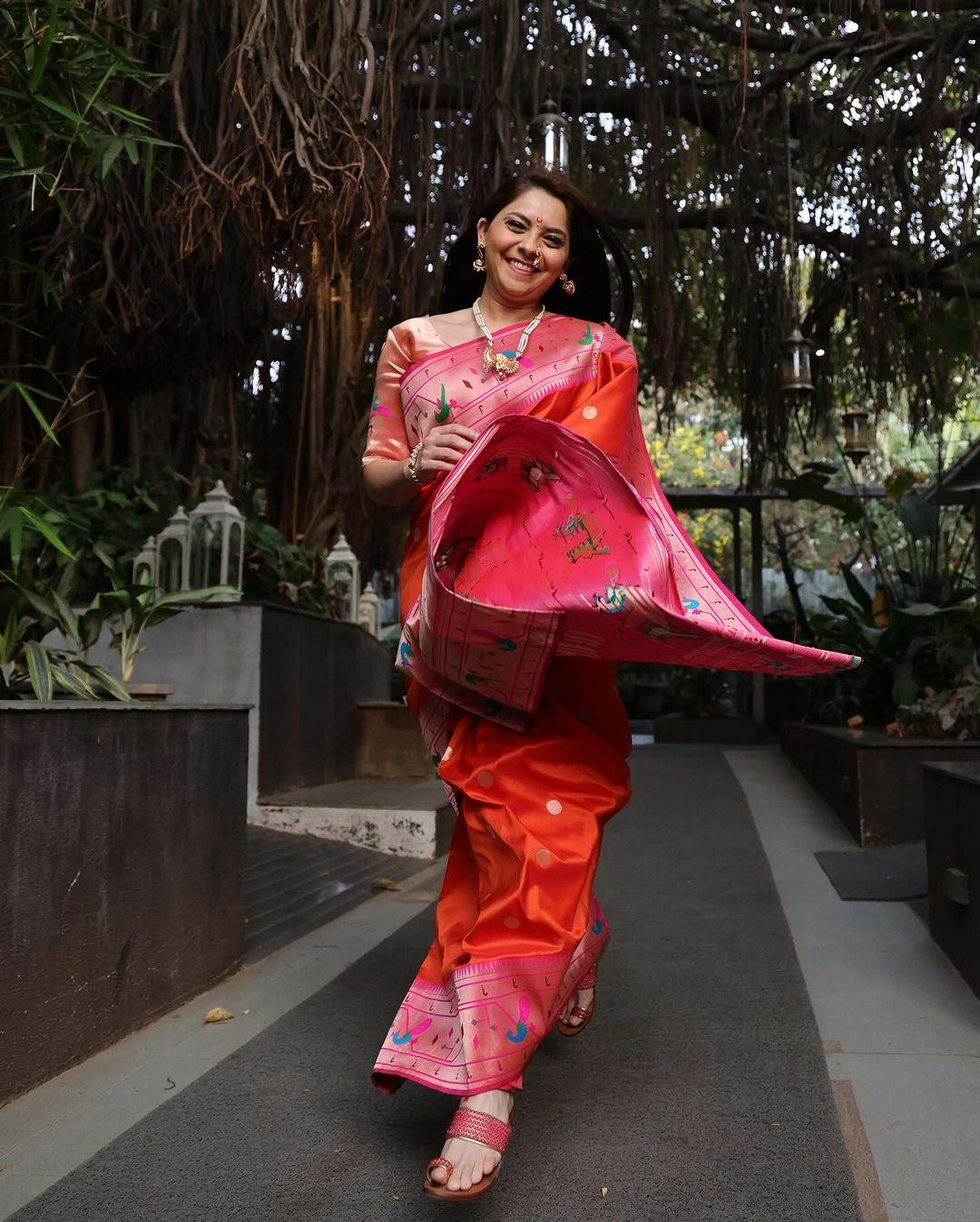 Sonalee Kulkarni is another prominent face of the Marathi industry. Her impeccable acting skills have helped her make a name in the industry. The actress always wows the audience with her pretty saree looks