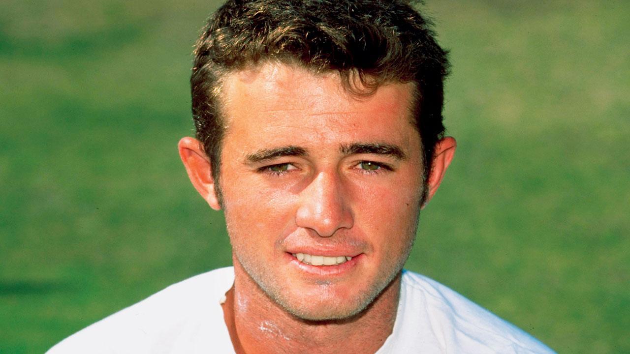 Cricketer Guy Whittall injured by leopard