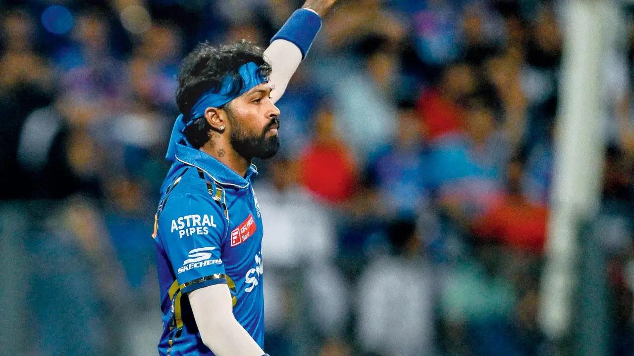Mumbai Indians have rolled their sleeves to take on Chennai Super Kings at the Wankhede Stadium. The match will begin at 7.30 PM