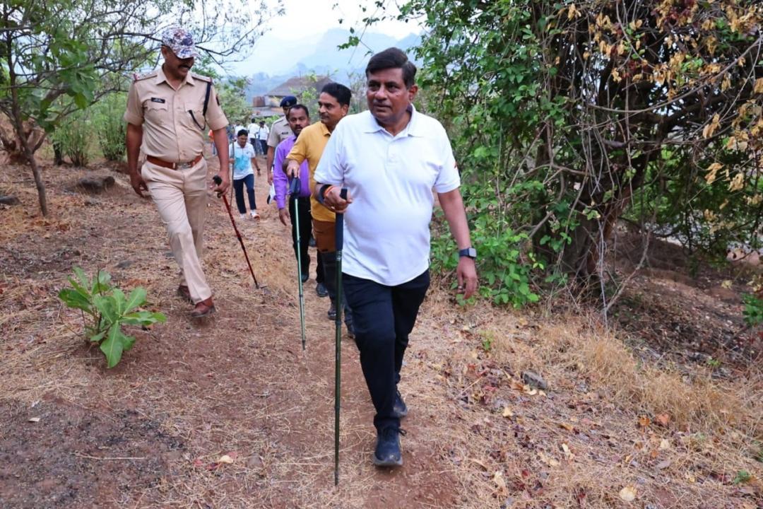 CR's General Manager conducts pre-monsoon inspection of Karjat-Lonavala section