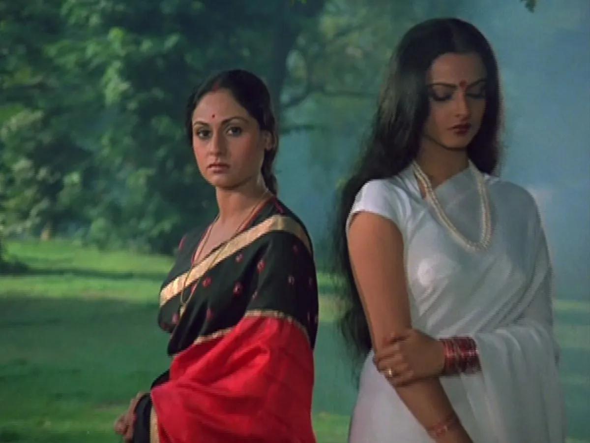 Silsila
Jaya Bachchan portrayed a woman torn between duty and desire, delivering a nuanced performance under Yash Chopra's direction. Alongside Amitabh Bachchan and Rekha, she depicted complex emotions with grace