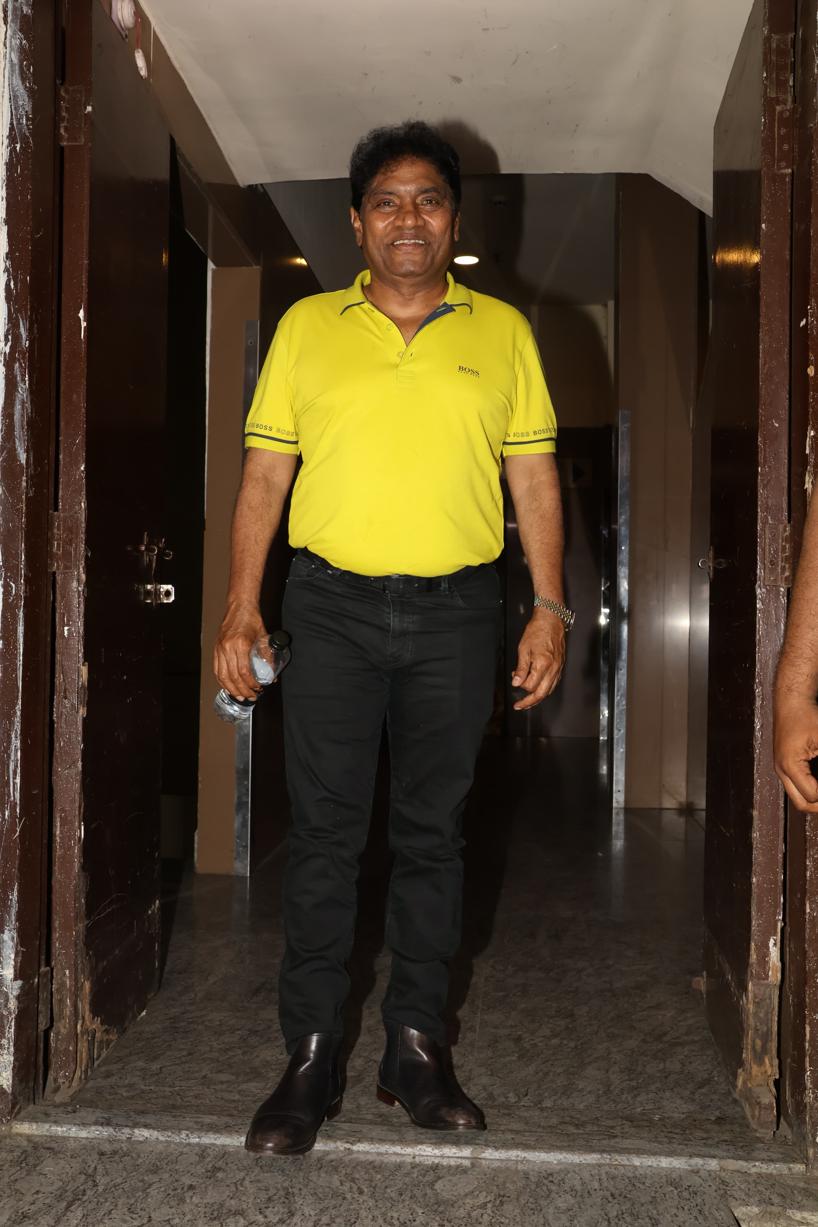 Johnny Lever wore casual yellow T-shirt and black pants as he went to watch Juna furniture
