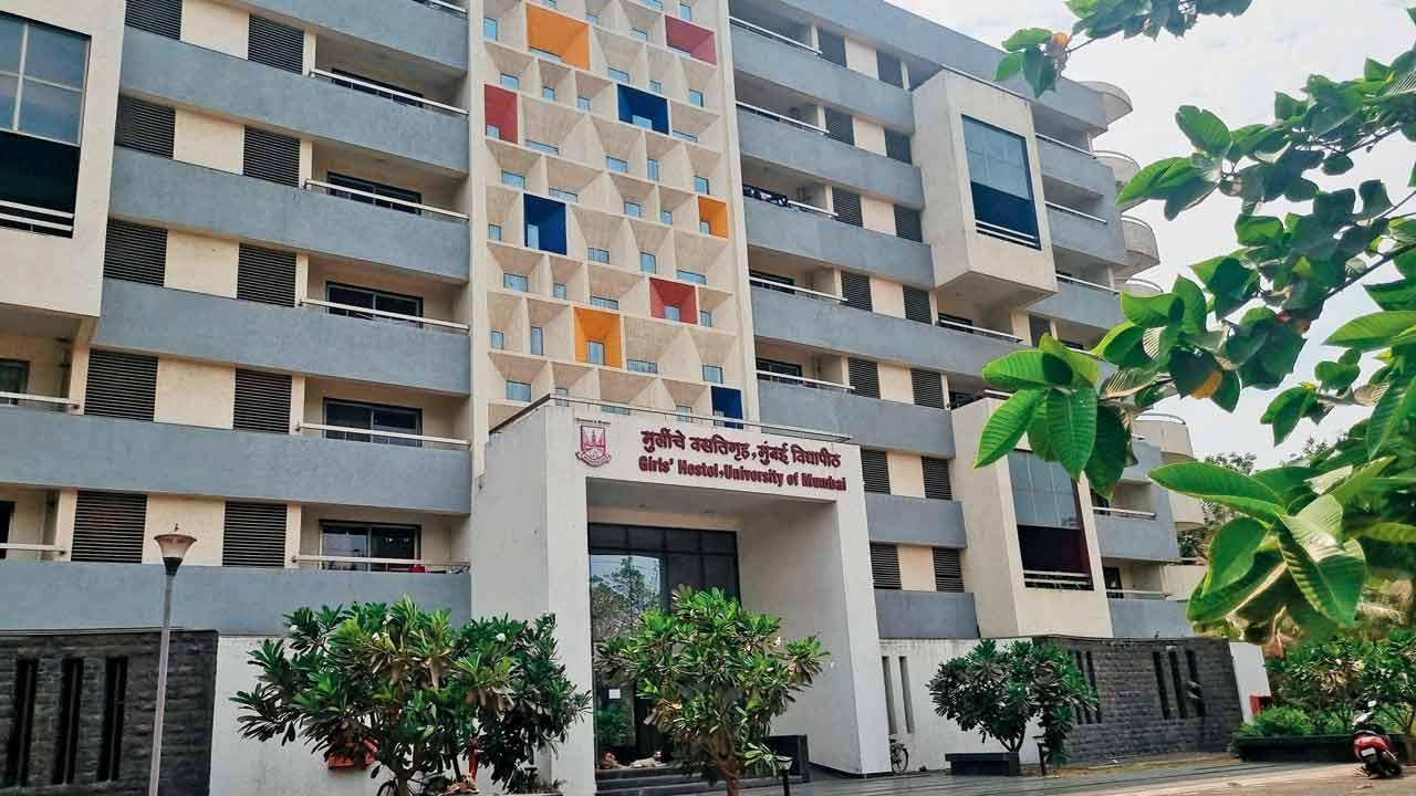 40 girls in Mumbai University hostel fall sick