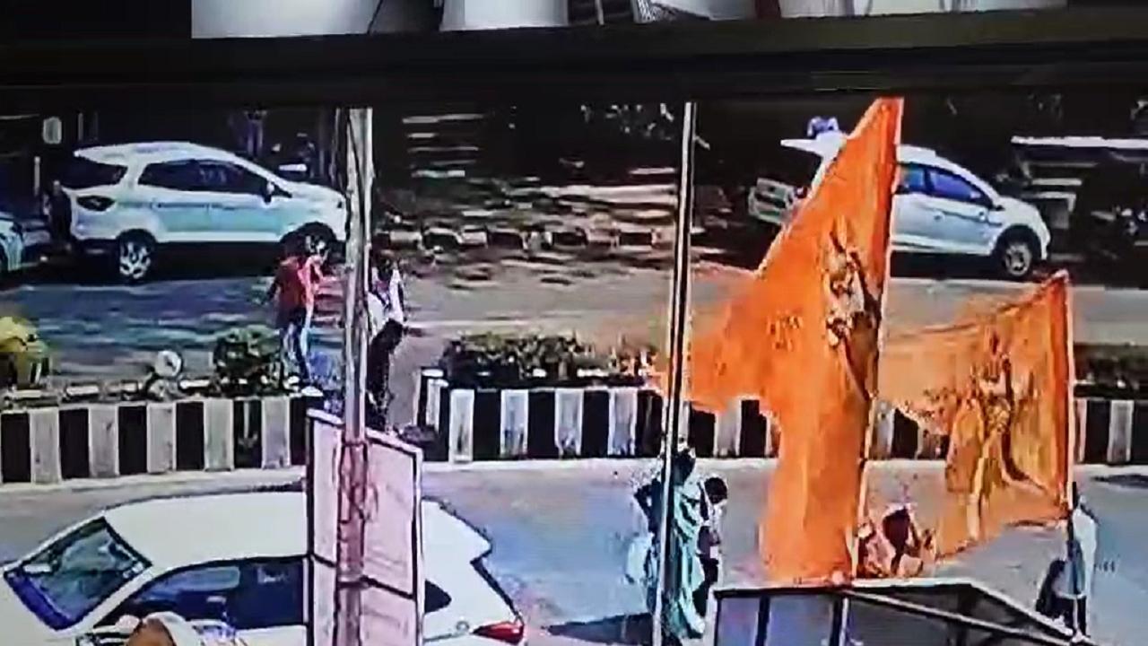 Mumbai: Two minor girls injured after being hit by vehicle near Mahalaxmi temple