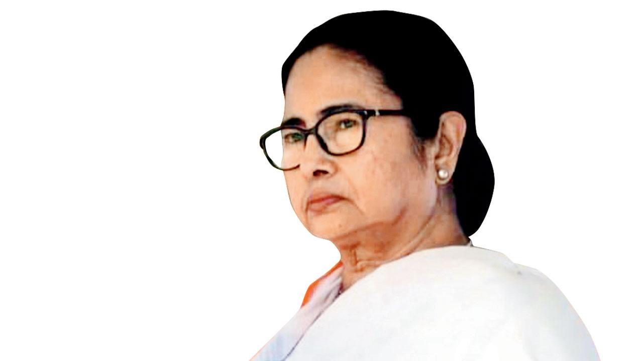 Mamata slams poll panel for favouring BJP