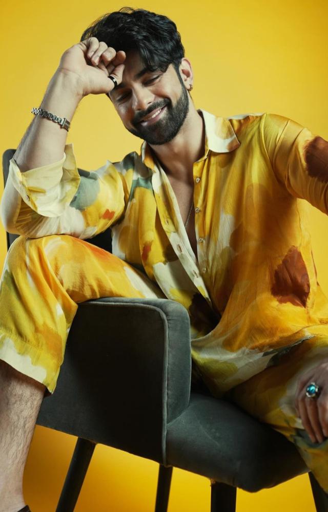 In this look, Taha wore a stylish yellow on yellow co-ord set which made his fan go awe