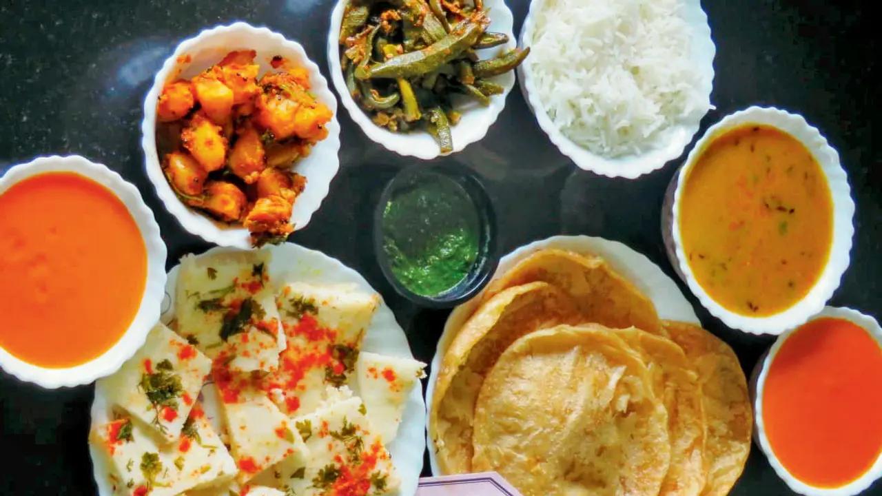 Surti, Bhuleshwar Road, Marine Lines East.Cost R125 (includes 5 pieces of puri and aamras)
Golden Star Thali, Charni Road (take-away only). Cost R295 (300 ml aamras; 5 puris)
Sujata Upahar Gruha, Thakurdwar, Girgaon.Cost R115 onwards (additional cost for signature fresh mango ice cream)
Delhi Highway, Mahatma Gandhi Road, Fort.Cost R549 onwards (for unlimited mango thali which include two mango desserts)