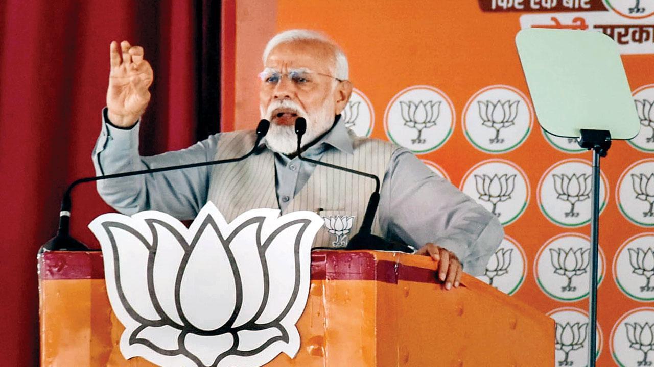 Lok Sabha elections 2024: Modi twists the knife; calls Congress party looters
