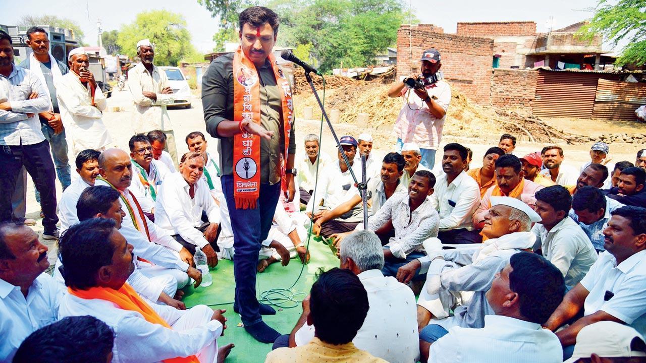 Shiv Sena (UBT) candidate Omprakash Rajenimbalkar at Hingangaon village in Osmanabad’s Paranda tehsil on Friday. Pic/Nimesh Dave