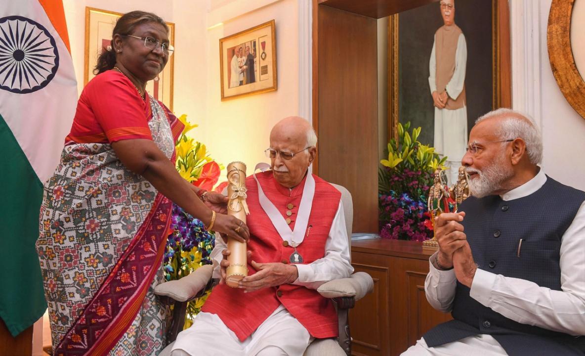 In Photos: President Murmu confers Bharat Ratna on L K Advani